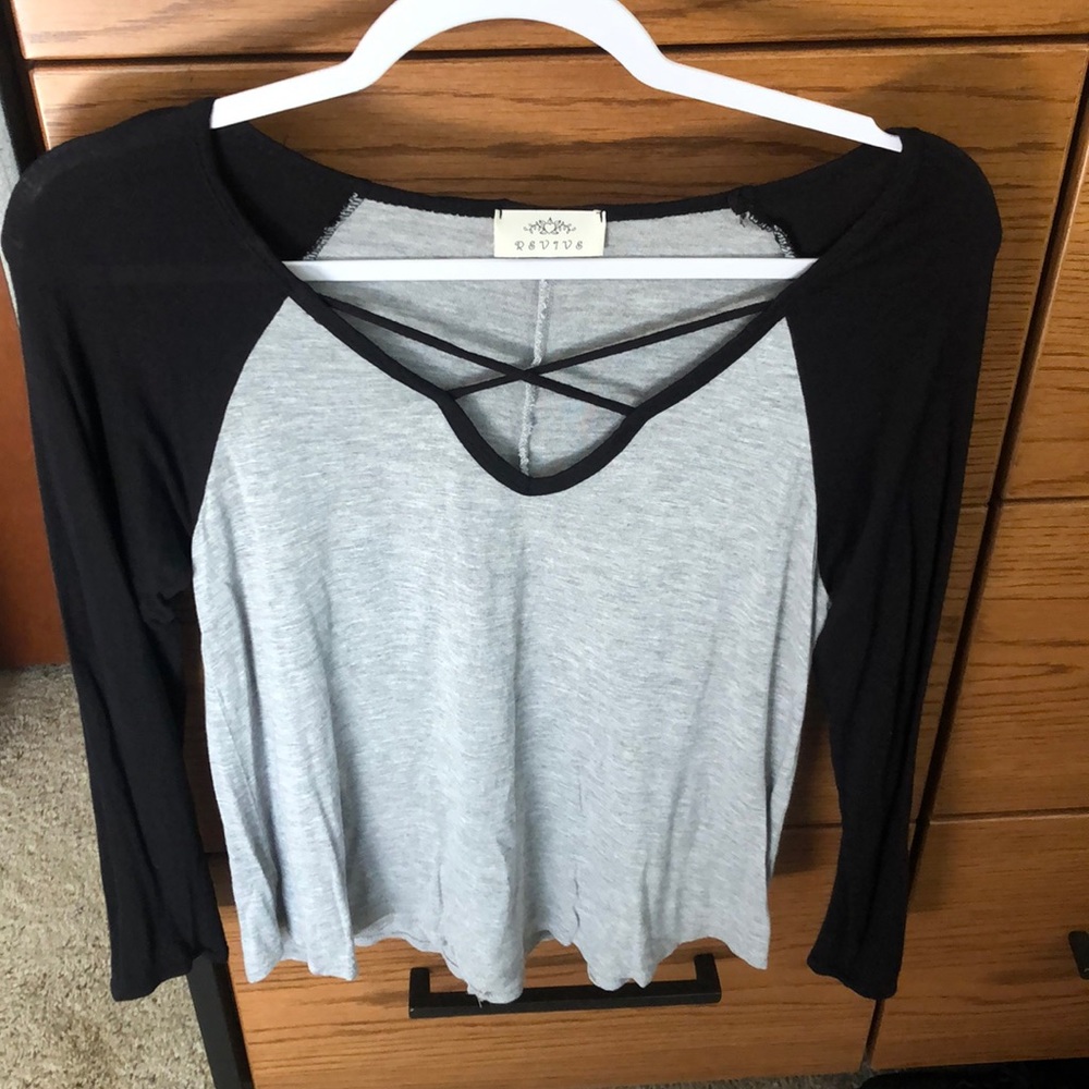 Quarter length baseball tee